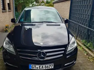 Używany Mercedes R350 265 KM (194 kW) 2011 Czarny Minivan