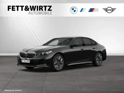 Gebraucht BMW 520 M Sport 197 PS (144 kW) 2025 Saphirschwarz metallic Limousine