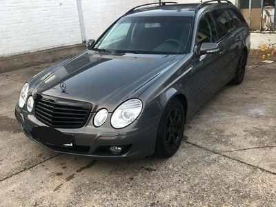 Gebraucht Mercedes E220 Avantgarde 170 PS (125 kW) 2007 Grau Limousine