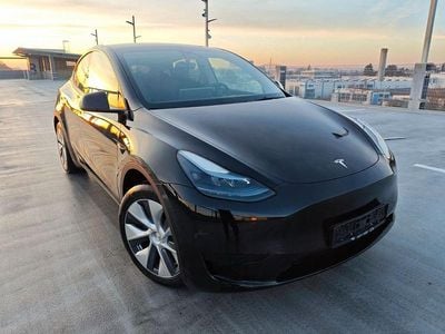 Schwarz Gebraucht 2022 Tesla Model Y Standard Range SUV | 34.890 € (Fairer Preis)