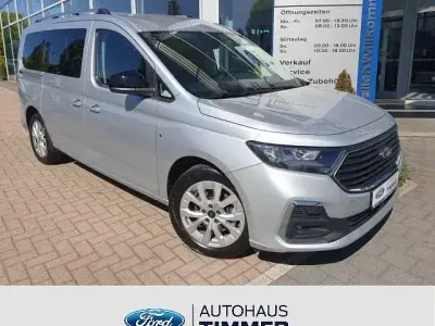 Gebraucht Ford Tourneo Connect Titanium 116 PS (85 kW) 2025 Silber Van / Kleinbus