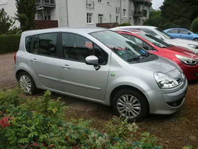Gebraucht Renault Grand Modus Dynamique 103 PS (75 kW) 2011 Rot Van / Kleinbus