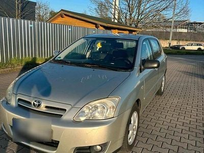 Usata Toyota Corolla 100 CV (73 kW) 2006 Argento Utilitaria