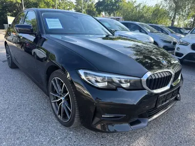 Gebraucht BMW 330 Sport Line 265 PS (194 kW) 2019 Black sapphire metallic Limousine