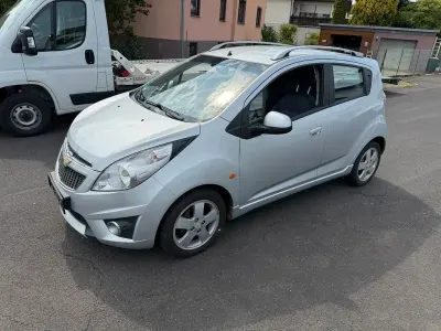 Gebraucht Chevrolet Spark LT 82 PS (60 kW) 2010 Argon silber/ice silver (m2) Kleinwagen