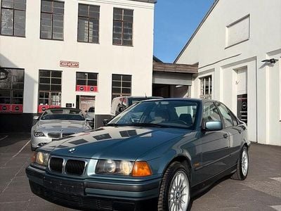 Second-hand BMW 320 150 CP (110 kW) 1996 Verde Berlinǎ