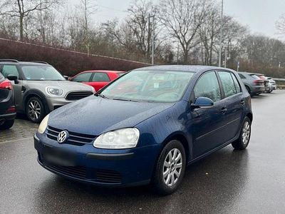 Blau Gebraucht 2005 VW Golf V Kleinwagen | 2.100 € (Fairer Preis)