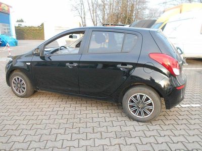 Gebraucht Hyundai i20 Edition 86 PS (63 kW) 2014 Schwarz Kleinwagen