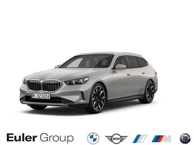 Grau Gebraucht 2025 BMW 520 Performance Kombi | 48.999 € (Superpreis)