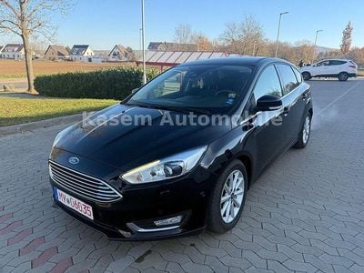 Gebraucht Ford Focus Titanium 125 PS (91 kW) 2017 Schwarz Limousine