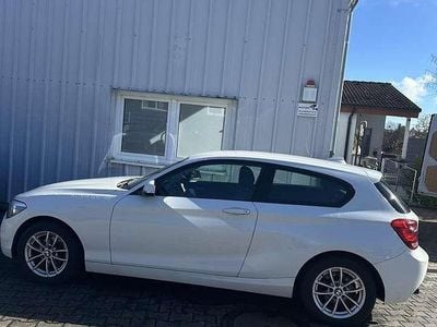 Gebraucht BMW 114 102 PS (75 kW) 2013 Weiß Kleinwagen