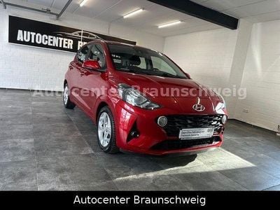 Gebraucht Hyundai i10 Trend 67 PS (49 kW) 2021 Rot Kleinwagen