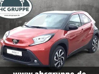 Usata Toyota Aygo X Basis 72 CV (52 kW) 2025 Rosso SUV