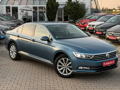 Gebraucht VW Passat Highline 179 PS (131 kW) 2016 Blau Limousine