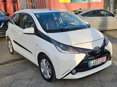 Gebraucht Toyota Aygo X-play 69 PS (50 kW) 2014 Weiß Kleinwagen
