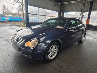 Gebraucht Mercedes C200 142 PS (104 kW) 2003 Blau Coupé