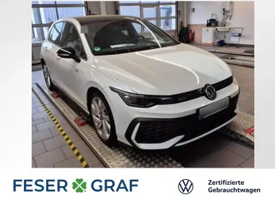 Używany VW Golf VIII GTI 265 KM (194 kW) 2024 Biały Sedan/Limuzyna
