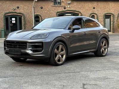 Second-hand Porsche Cayenne E-Hybrid Coupe 470 CP (345 kW) 2025 Gri Coupe