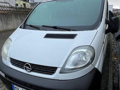 Weiß Gebraucht 2005 Opel Vivaro Van / Kleinbus | 4.500 €