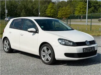Gebraucht VW Golf VI 105 PS (77 kW) 2010 Weiß Kleinwagen