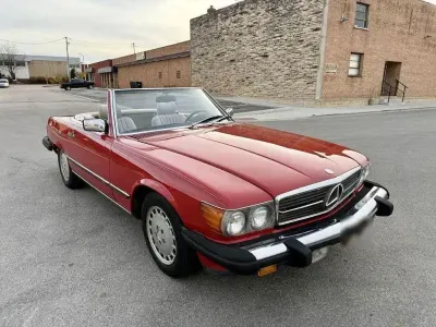Używany Mercedes 560 241 KM (177 kW) 1987 Czerwony Kabriolet