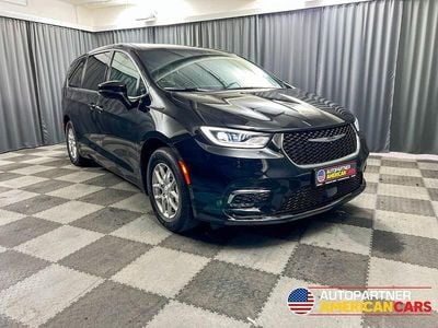 Neu Chrysler Pacifica 291 PS (214 kW) 2025 Schwarz SUV