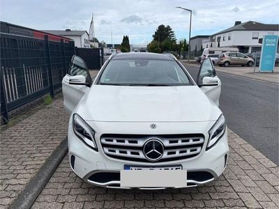 Mercedes GLA220