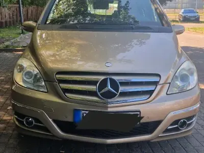 Gebraucht Mercedes B200 136 PS (100 kW) 2006 Gold Van / Kleinbus