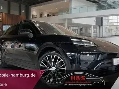 Usata Porsche Macan 4 Electric 300 kW (408 CV) 2024 Nero SUV