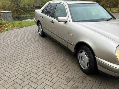 Mercedes E240
