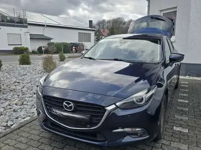 Gebraucht Mazda 3 Center-Line 105 PS (77 kW) 2017 Blau Kleinwagen