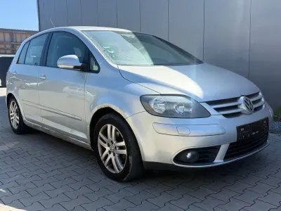 Używany VW Golf V 105 KM (77 kW) 2007 Srebrny Sedan/Limuzyna