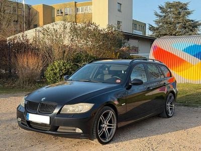 Gebraucht BMW 320 177 PS (130 kW) 2008 Schwarz Kombi