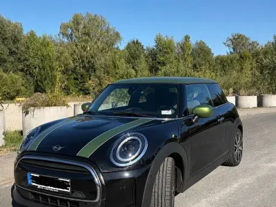 Gebraucht Mini Cooper 136 PS (100 kW) 2021 Schwarz Kleinwagen