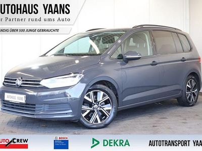 Grau Gebraucht 2022 VW Touran Comfortline Van / Kleinbus | 18.989 € (Guter Preis)