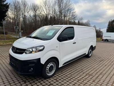 Weiß Gebraucht 2019 Opel Vivaro Selection Van / Kleinbus | 16.890 € (Etwas zu teuer)