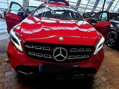 Gebraucht Mercedes GLA200 156 PS (114 kW) 2017 Rot SUV