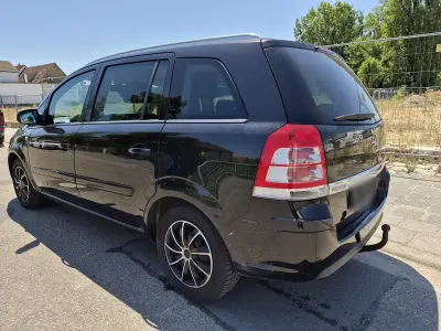 Gebraucht Opel Zafira 140 PS (102 kW) 2010 Schwarz Van / Kleinbus