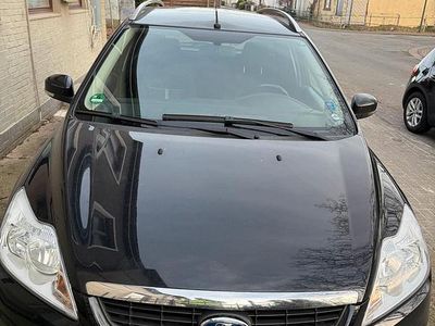 Schwarz Gebraucht 2011 Ford Focus Kombi | 2.800 € (Fairer Preis)