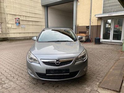 Gebraucht Opel Astra Design Edition 140 PS (102 kW) 2011 Grau Limousine