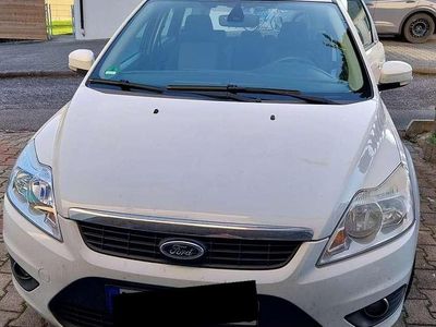 Gebraucht Ford Focus 109 PS (80 kW) 2010 Weiß Kombi