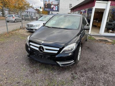Schwarz Gebraucht 2012 Mercedes B200 Van / Kleinbus | 9.900 € (Fairer Preis)