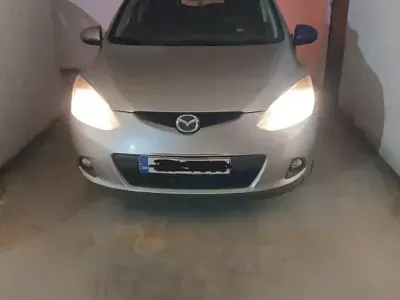Gebraucht Mazda 2 Dynamic 103 PS (75 kW) 2010 Grau Kleinwagen