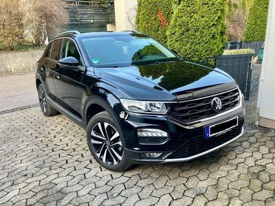Second-hand VW T-Roc United 110 CP (80 kW) 2021 Negru SUV