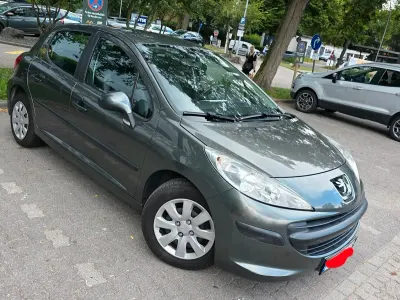 Gebraucht Peugeot 207 95 PS (69 kW) 2009 Grau Limousine