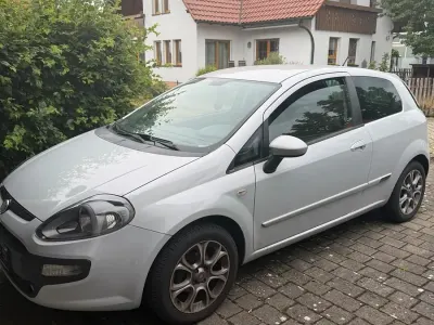 Gebraucht Fiat Punto Evo 77 PS (56 kW) 2011 Grau Kleinwagen
