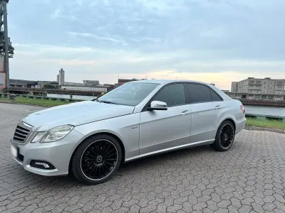 Gebraucht Mercedes E350 231 PS (169 kW) 2009 Silber Limousine