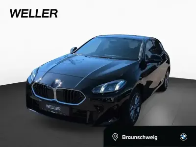 Neu BMW 120 Comfort Edition 170 PS (125 kW) 2026 Schwarz (schwarz) Kleinwagen