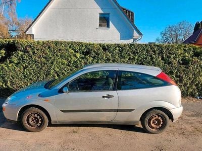 Gebraucht Ford Focus 101 PS (74 kW) 1999 Grau Kleinwagen