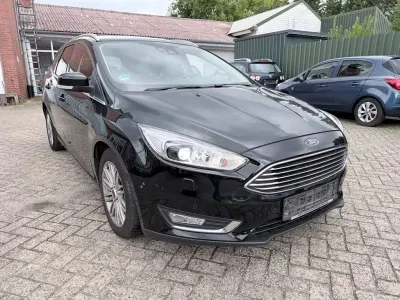 Gebraucht Ford Focus Titanium 120 PS (88 kW) 2018 Schwarz Limousine